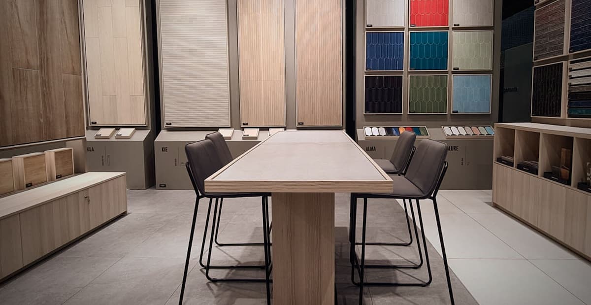 Showroom de azulejos de tilesonline, donde realizar los pedidos que serán enviados online a los compradores